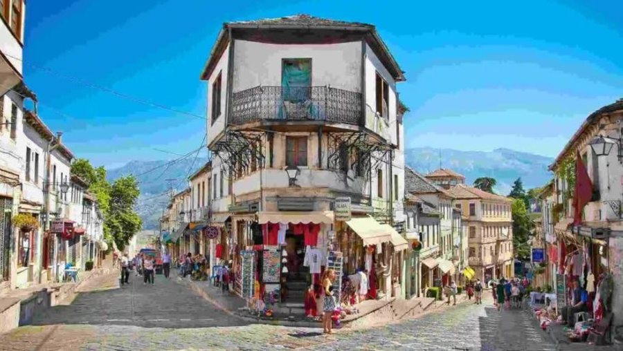 Kater investitore te rinj strategjike, vila e hotele ne Lukove e Gjirokaster